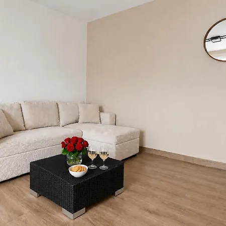 Appartamento Lumineux Avec Balcon Et Parking Gratuit