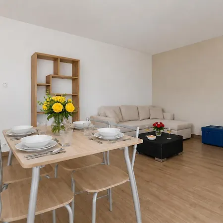 Cocon Lumineux Avec Balcon Et Parking Gratuit *